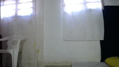 Snapshot of bella_sexy99 chatting on December 6, 2:06 pm bella_sexy99 online show from December 6, 2:06 pm