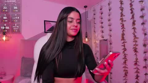 BELLA online show from December 22, 8:39 pm