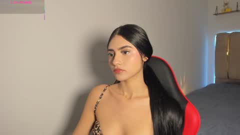 bellaastorm online show from August 1, 8:41 pm
