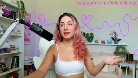 Snapshot of bellabeauu chatting on July 7, 8:46 pm bella beau online show from July 7, 8:46 pm
