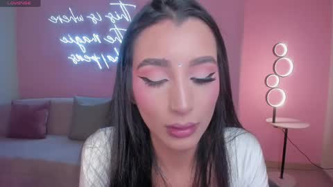 Snapshot of bellacarteer_ chatting on June 3, 8:14 pm Bella C online show from June 3, 8:14 pm
