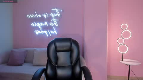 Snapshot of bellacarteer_ chatting on June 6, 7:07 pm Bella C online show from June 6, 7:07 pm