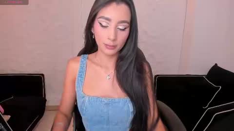 Snapshot of bellacarteer_ chatting on June 21, 11:51 pm Bella C online show from June 21, 11:51 pm