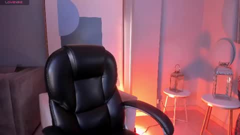 Snapshot of bellacarteer_ chatting on July 10, 7:38 pm Bella C online show from July 10, 7:38 pm