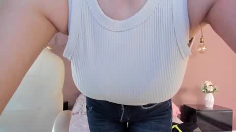 Bella Clair online show from February 8, 8:10 pm