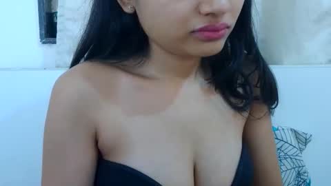 bellacrystall online show from March 31, 5:52 am