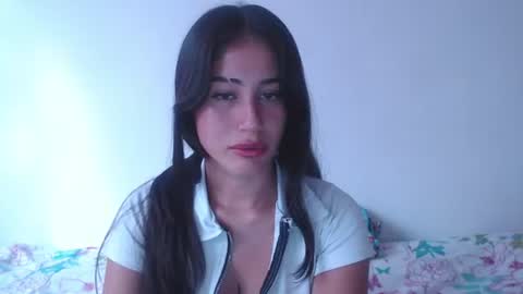 Bella online show from July 21, 8:33 pm