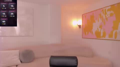 Bella online show from March 18, 8:23 pm