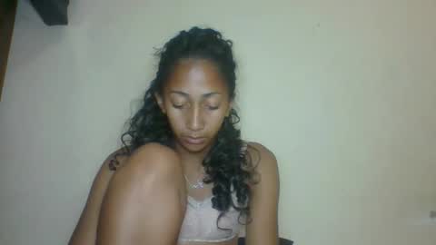 Snapshot of belle_annah chatting on May 11, 4:04 pm belle_annah online show from May 11, 4:04 pm