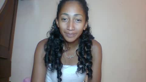 Snapshot of belle_annah chatting on May 15, 6:42 am belle_annah online show from May 15, 6:42 am
