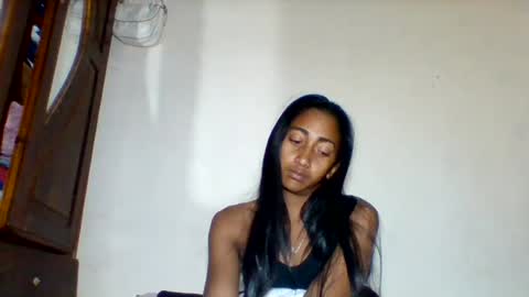 belle_annah online show from July 24, 7:56 pm