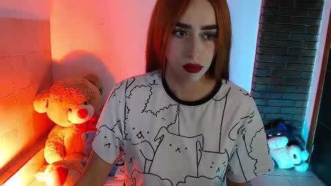 Snapshot of belle_ragazee chatting on February 2, 1:37 am belle_ragazee online show from February 2, 1:37 am