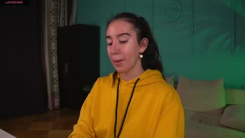 Bella online show from April 17, 3:37 pm