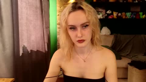 Snapshot of belle_vill chatting on September 14, 6:23 am Belle online show from September 14, 6:23 am