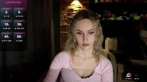 Snapshot of belle_vill chatting on December 5, 10:46 am Belle online show from December 5, 10:46 am