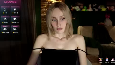 Snapshot of belle_vill chatting on December 20, 2:35 pm Belle online show from December 20, 2:35 pm