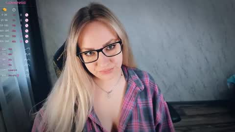 Your Annabelle Wolf  online show from May 30, 3:09 pm