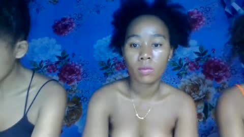 bemoniquee online show from June 16, 7:38 pm
