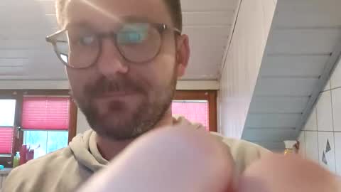 ben00189 online show from March 19, 5:17 pm