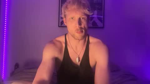 bendoverxo online show from February 12, 7:03 am