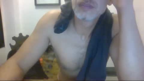 Snapshot of benedett22 chatting on May 7, 8:47 pm benedett22 online show from May 7, 8:47 pm