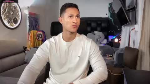 Snapshot of benjamincooperk1 chatting on July 25, 9:51 am benjamincooperk online show from July 25, 9:51 am
