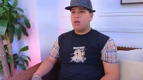 bennett_alejoo online show from March 22, 7:17 pm