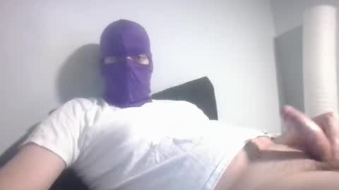 Snapshot of bennybueno chatting on February 25, 4:11 am bennybueno online show from February 25, 4:11 am