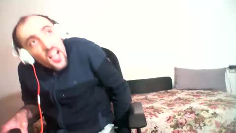 bentish online show from February 1, 3:18 pm