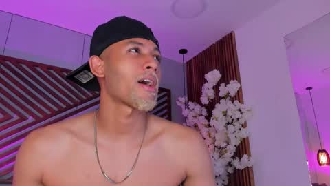 bento_fox online show from February 5, 3:55 am