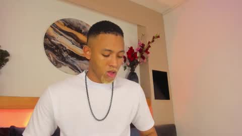 bento_fox online show from February 11, 3:44 am