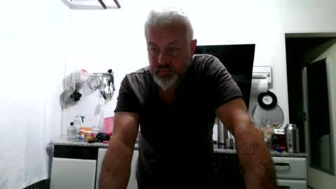Snapshot of berg_boy chatting on August 1, 9:46 pm Martin online show from August 1, 9:46 pm