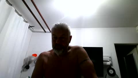 Snapshot of berg_boy chatting on August 4, 3:32 am Martin online show from August 4, 3:32 am