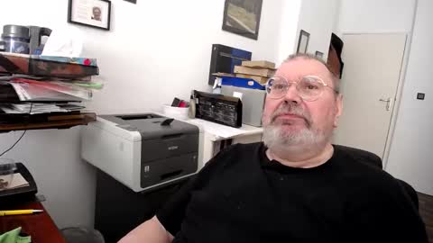 Snapshot of berlinerbaer1963 chatting on June 9, 3:12 pm berlinerbaer1963 online show from June 9, 3:12 pm