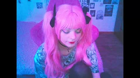 BerrieKitten online show from May 17, 1:58 am