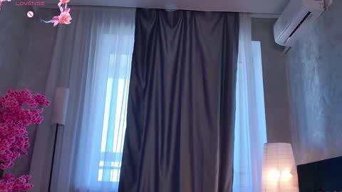 Snapshot of berrybitte chatting on April 6, 8:37 am berrybitte online show from April 6, 8:37 am