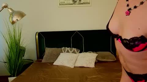 Violette online show from March 12, 2:56 pm