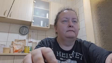 bethnorth online show from April 5, 2:31 am