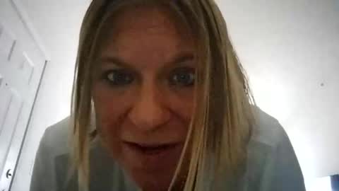 betsygore78 online show from September 23, 1:14 pm