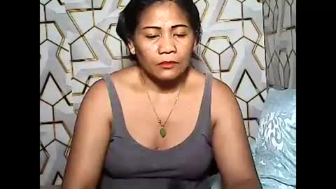 Snapshot of betty_83 chatting on April 23, 12:04 pm betty_83 online show from April 23, 12:04 pm