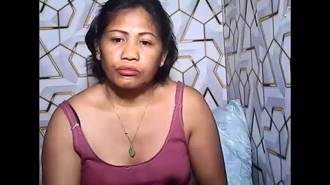 Snapshot of betty_83 chatting on June 6, 11:59 am betty_83 online show from June 6, 11:59 am