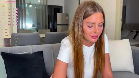 Snapshot of bianca_lawwson_ chatting on March 1, 6:10 pm Bianca online show from March 1, 6:10 pm