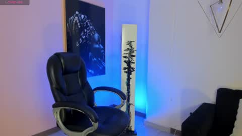 Snapshot of biancapierce_ chatting on July 16, 12:00 pm Bianca Pierce online show from July 16, 12:00 pm