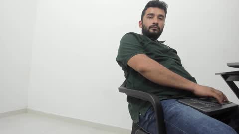 Tommy online show from October 2, 2:18 am