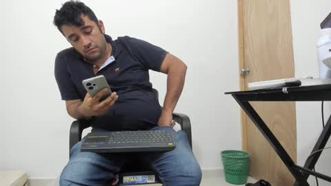 Tommy online show from November 30, 7:40 pm