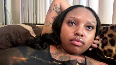 Snapshot of big_lavish chatting on January 12, 4:31 am Big Lavish online show from January 12, 4:31 am