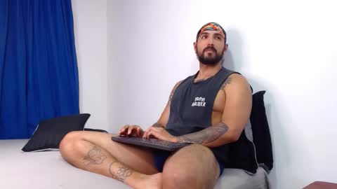 Snapshot of big_niiko chatting on March 3, 1:01 am big_niiko online show from March 3, 1:01 am