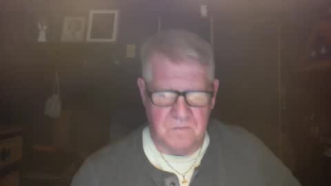 Snapshot of bigbeerdrinker1 chatting on October 31, 5:19 am bigbeerdrinker online show from October 31, 5:19 am