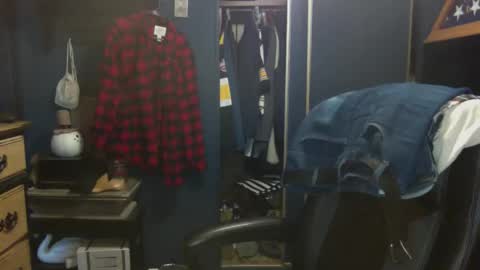 Snapshot of bigbeerdrinker1 chatting on November 6, 4:41 pm bigbeerdrinker online show from November 6, 4:41 pm