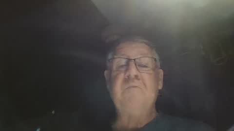 Snapshot of bigbeerdrinker1 chatting on November 11, 3:12 pm bigbeerdrinker online show from November 11, 3:12 pm